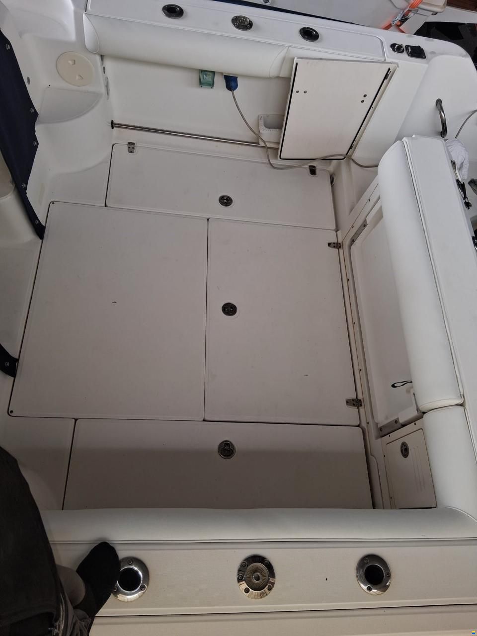 Boston Whaler 255 Conquest