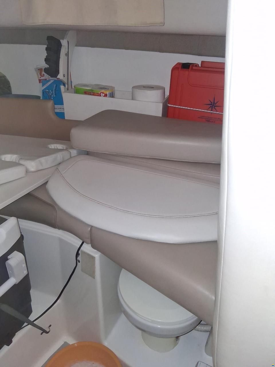Boston Whaler 255 Conquest