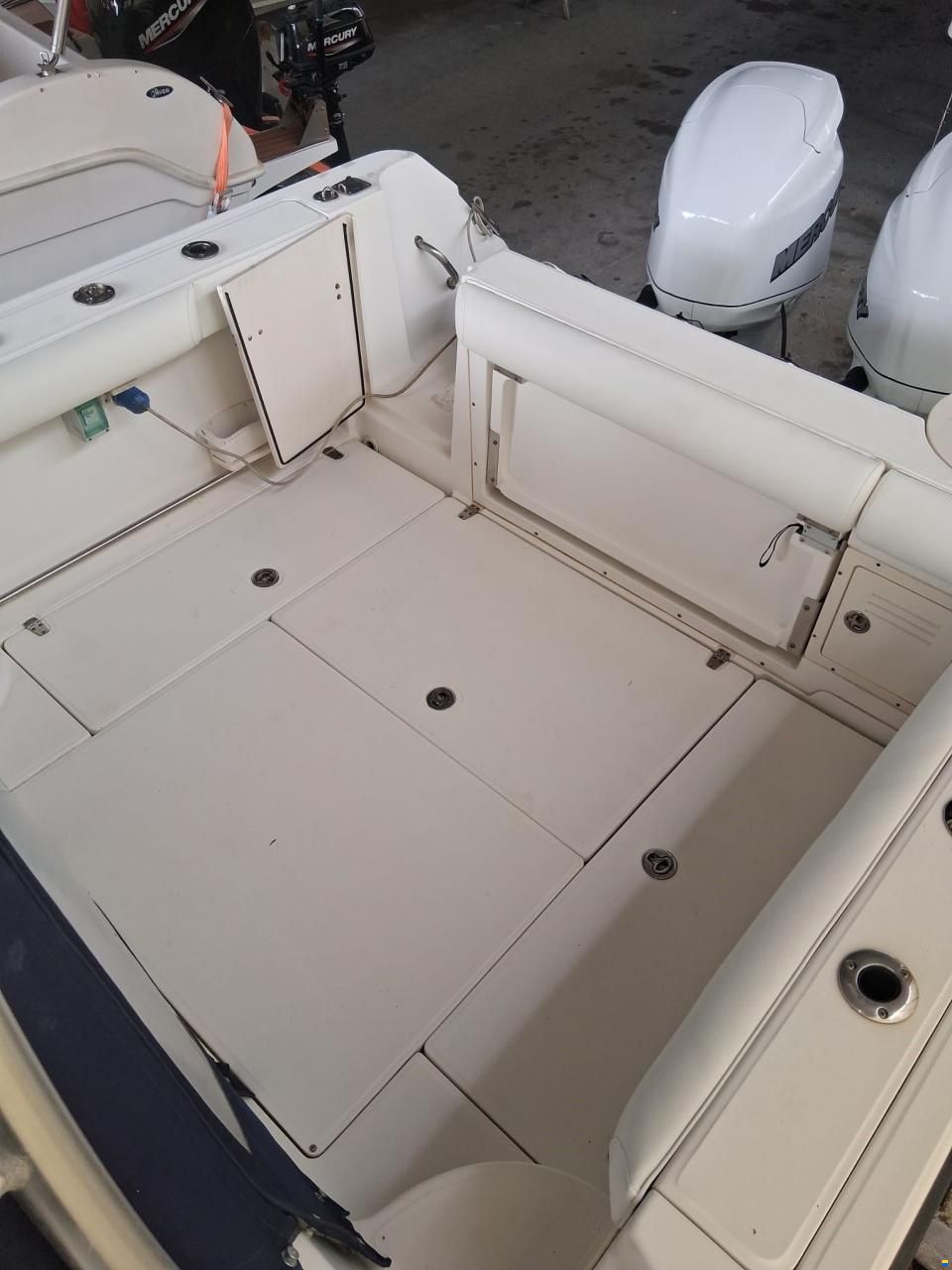 Boston Whaler 255 Conquest