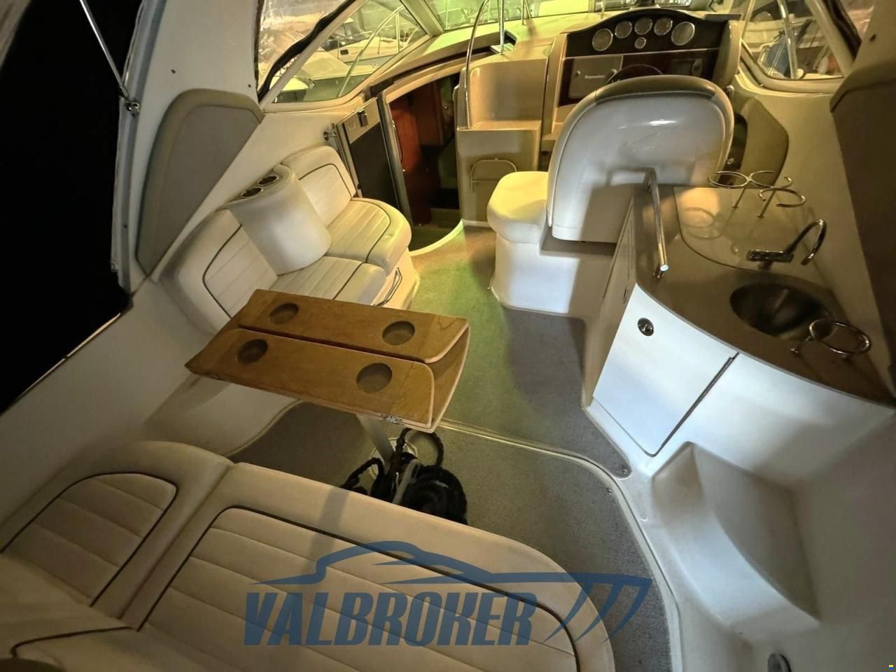 Sea Ray 325 Sundancer