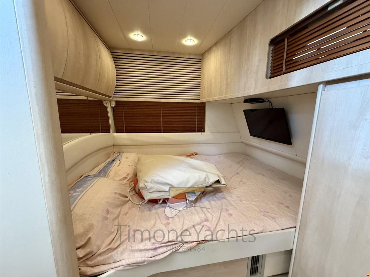 Pershing 54