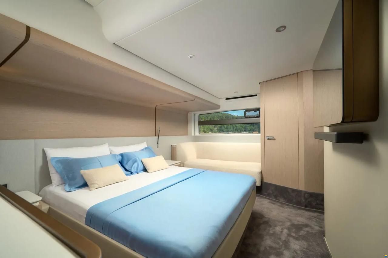 Azimut Fly 53