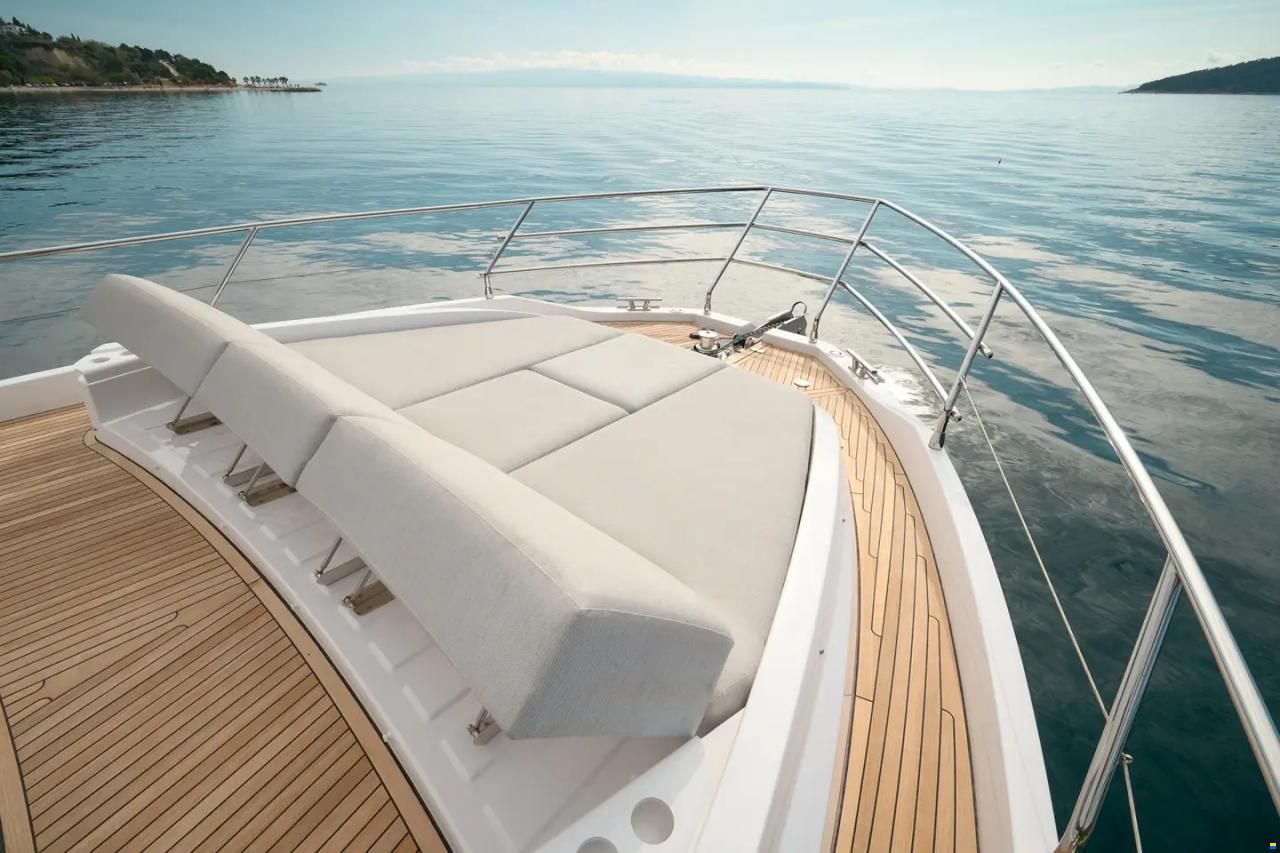 Azimut Fly 53