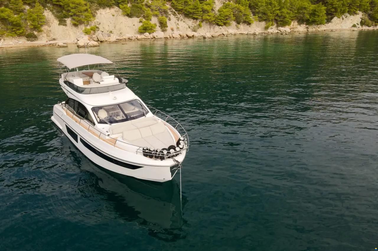 Azimut Fly 53