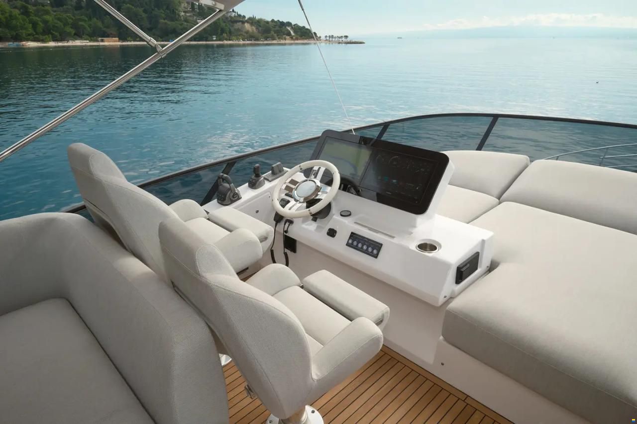 Azimut Fly 53