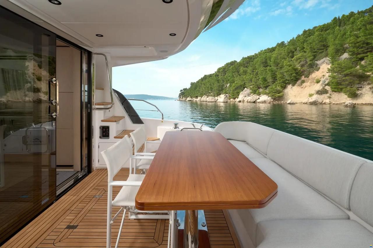 Azimut Fly 53