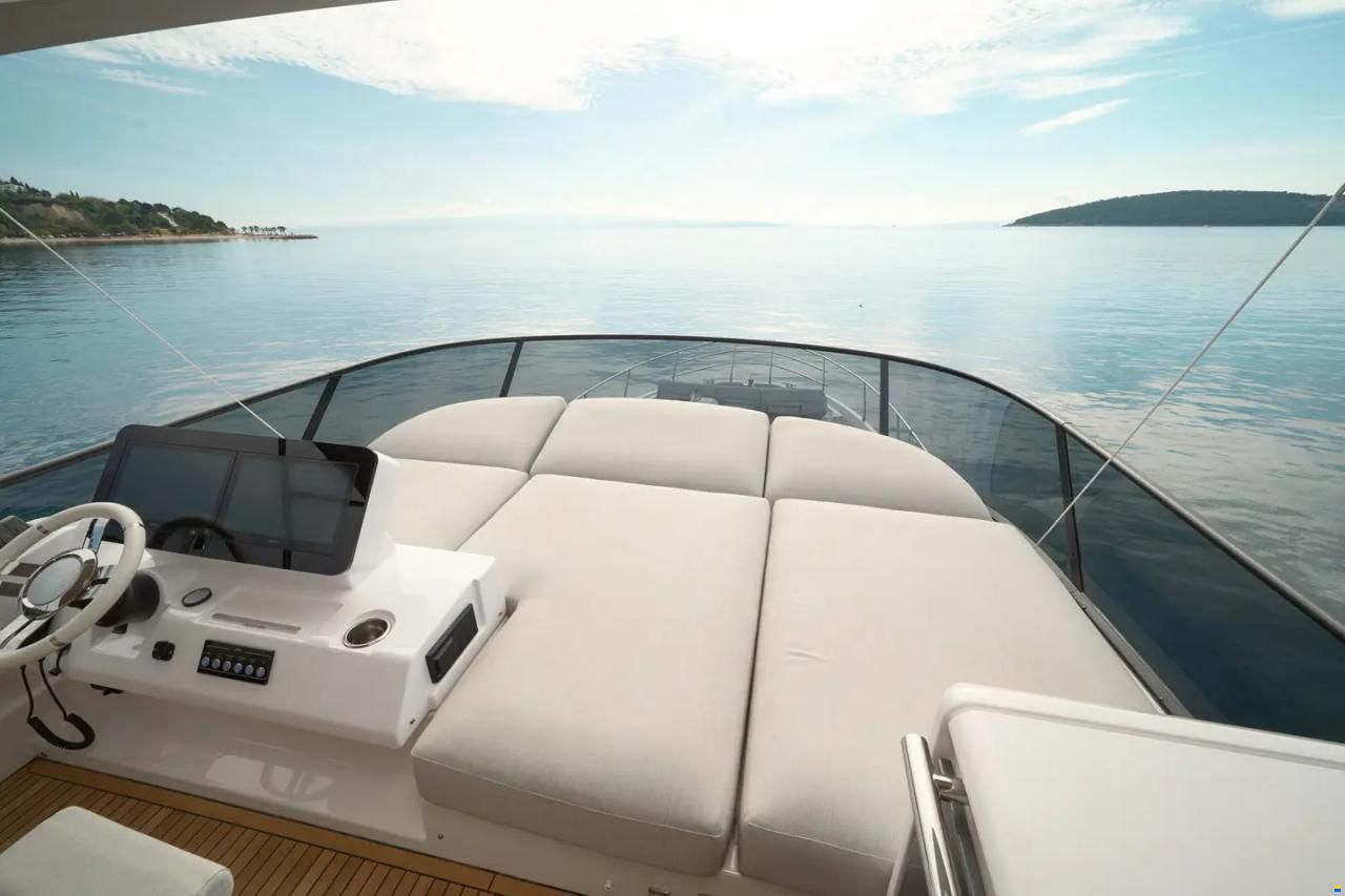 Azimut Fly 53
