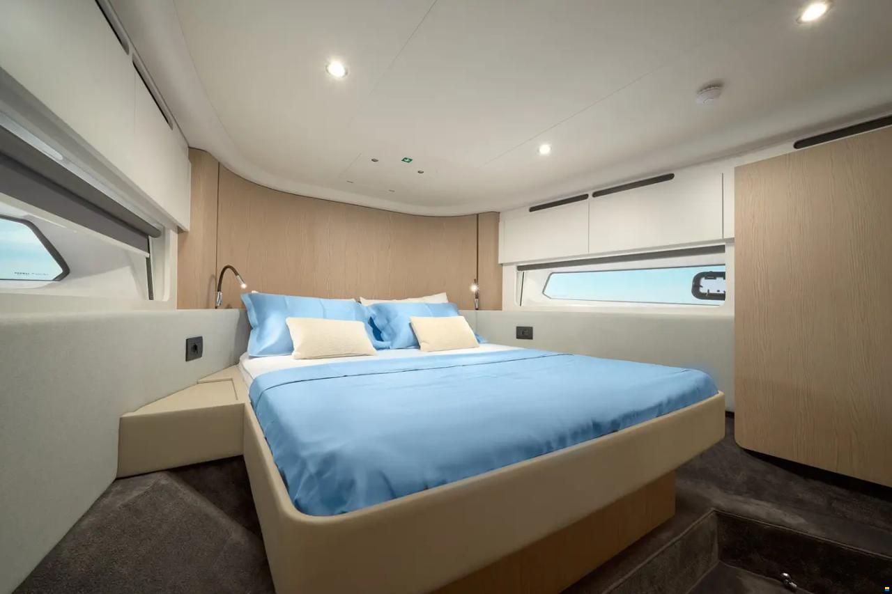 Azimut Fly 53