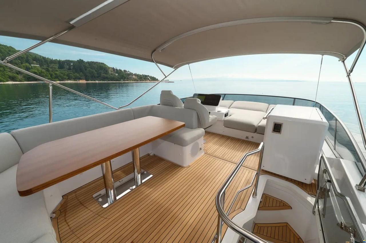 Azimut Fly 53