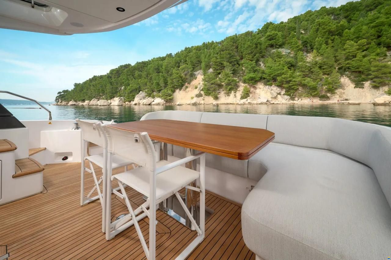 Azimut Fly 53