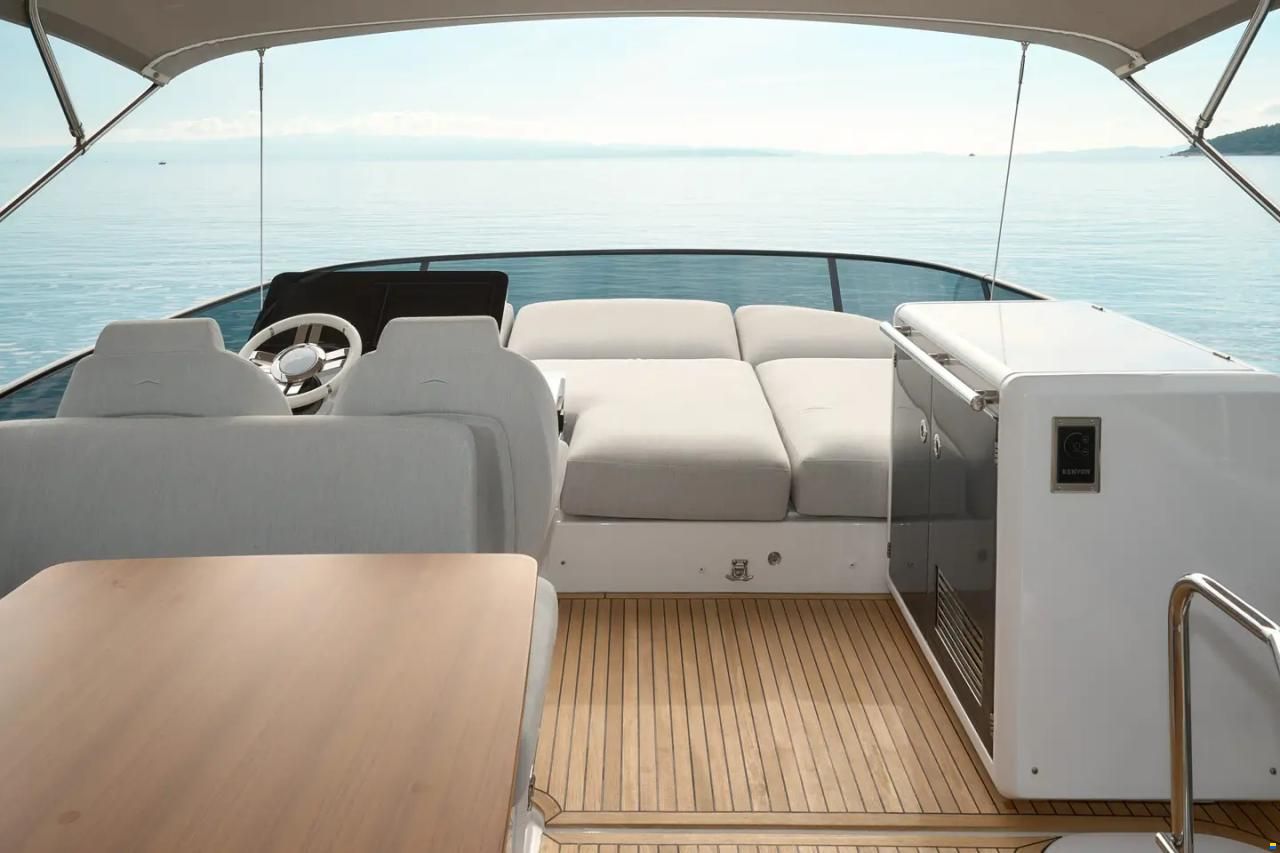 Azimut Fly 53