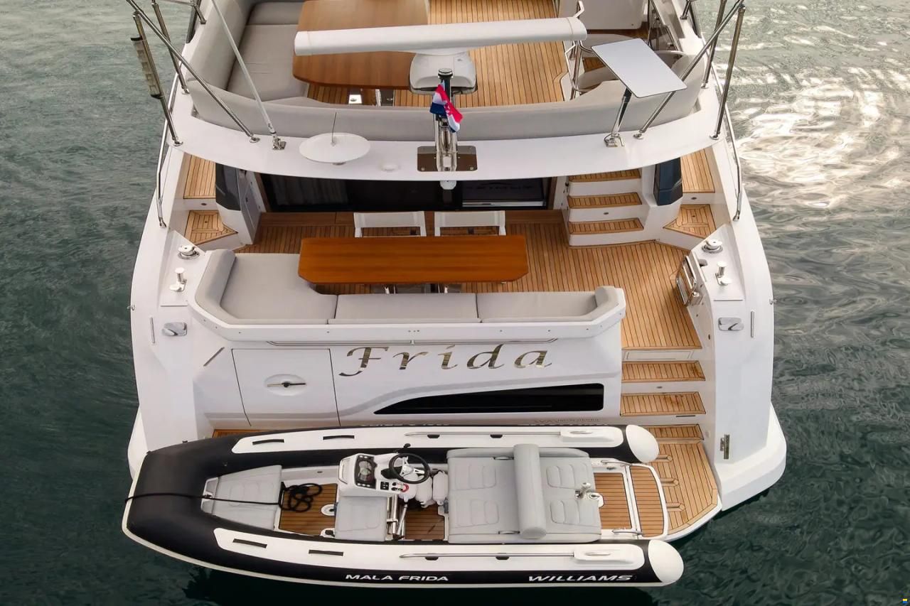 Azimut Fly 53
