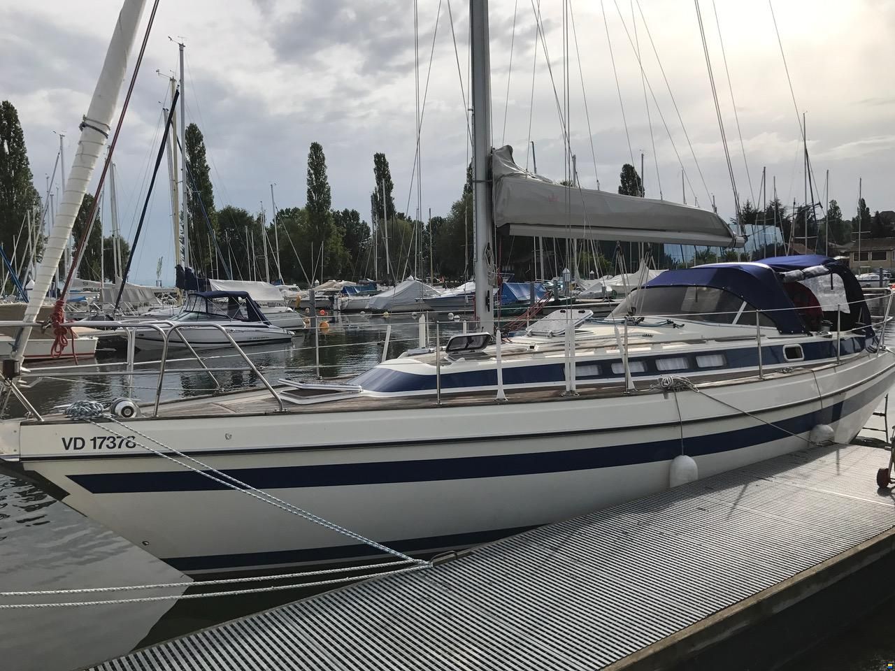 Sunbeam 34S (37 Ft)