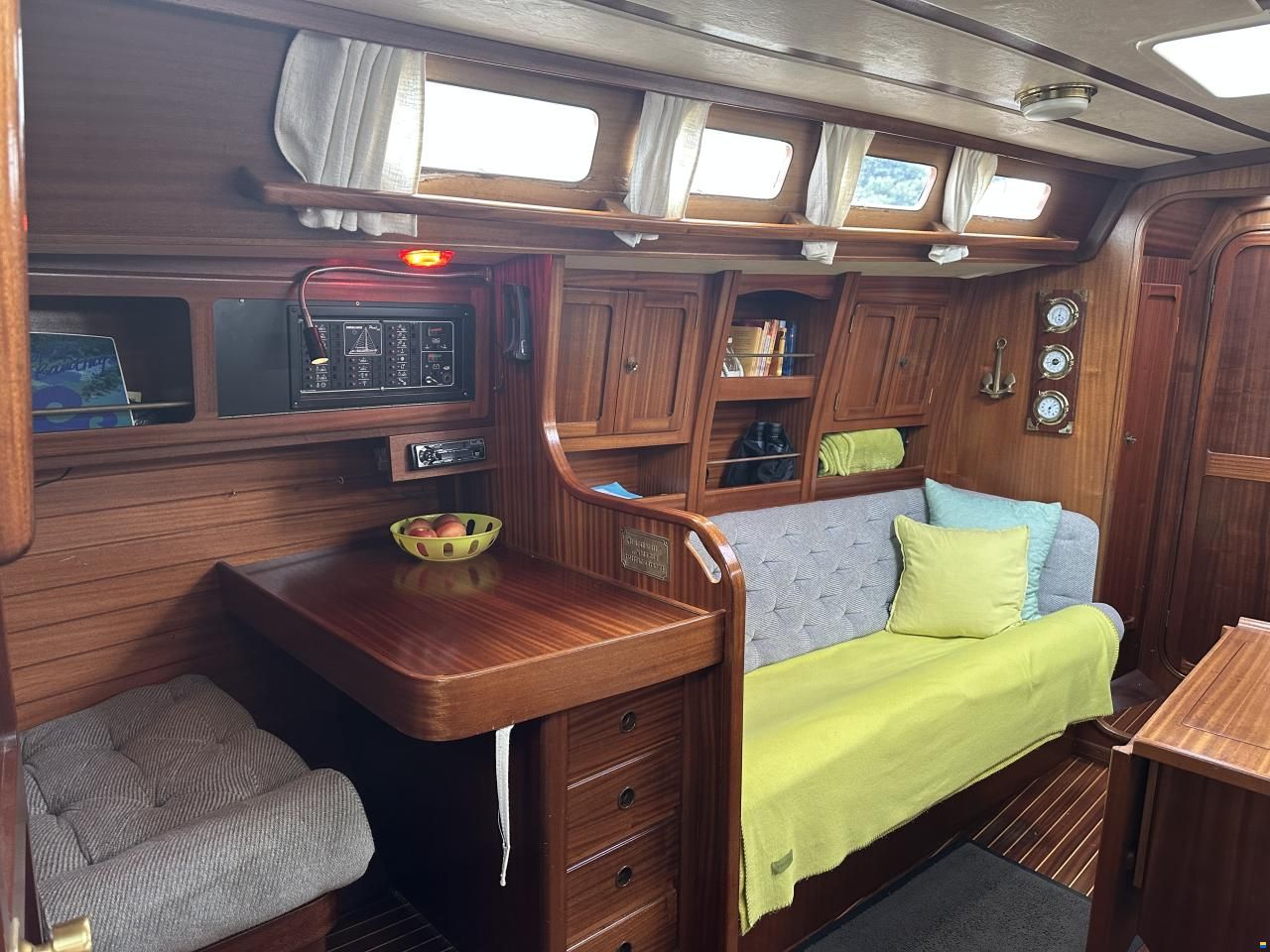 Sunbeam 34S (37 Ft)