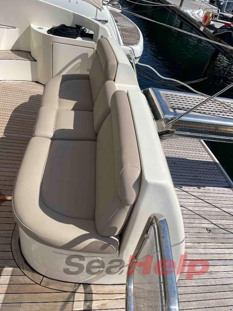 Azimut 46