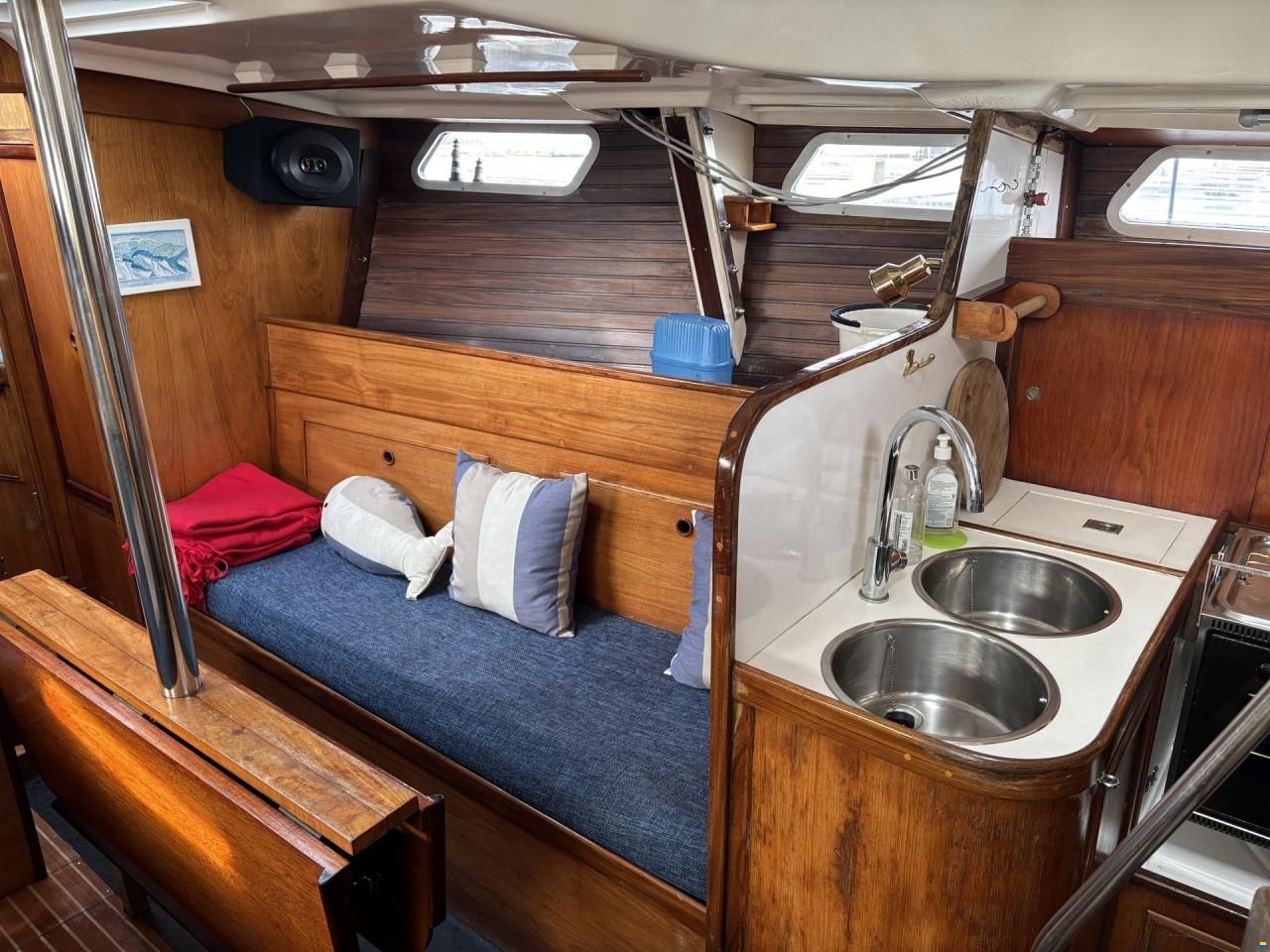 Amphora 38