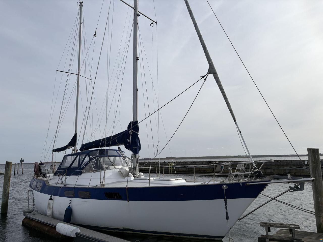 Amphora 38