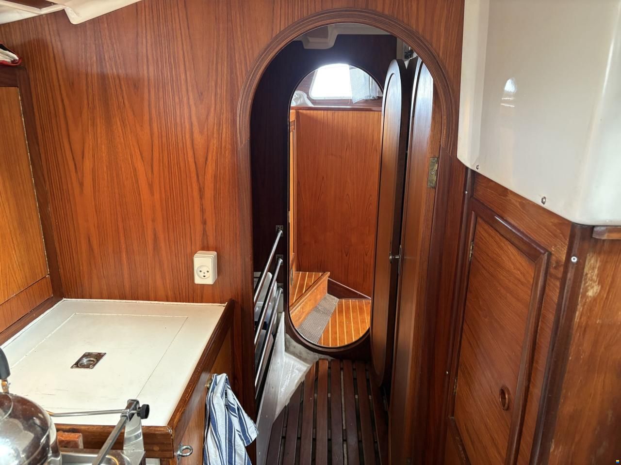 Amphora 38