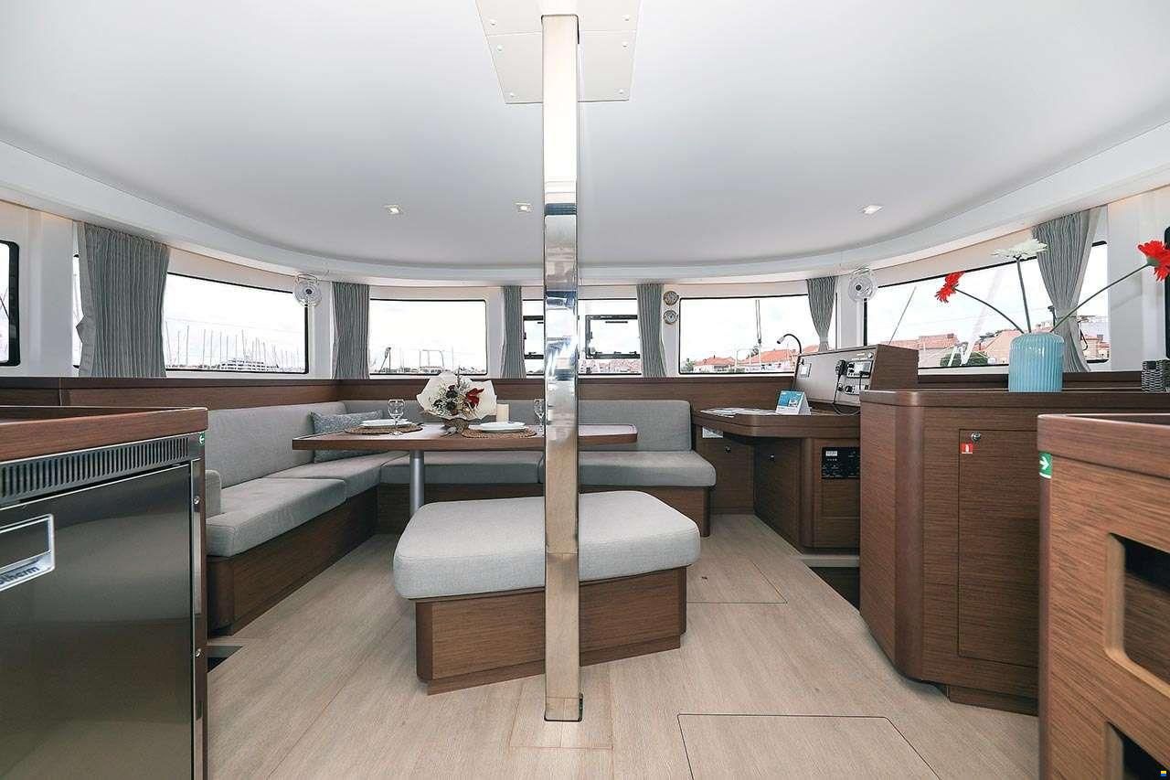 Lagoon 42