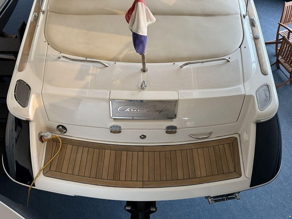 Chris Craft Corsair 28