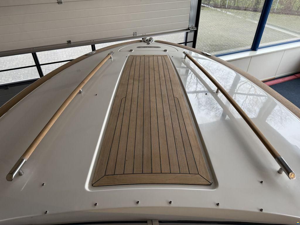 Chris Craft Corsair 28
