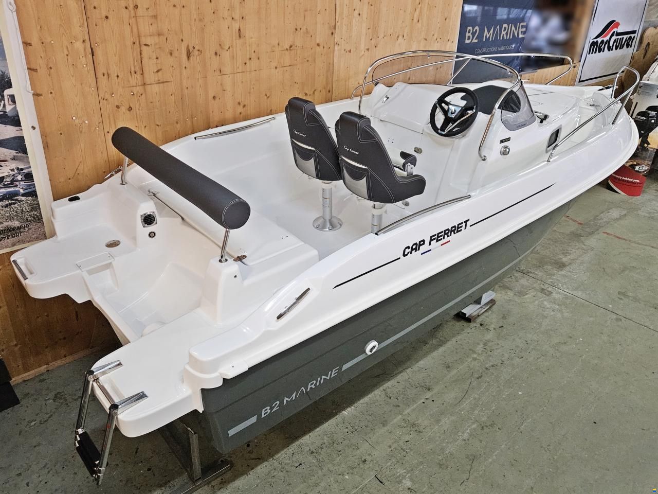 B2 Marine Cap Ferret 572 Cruiser + Mercury 115 EFI