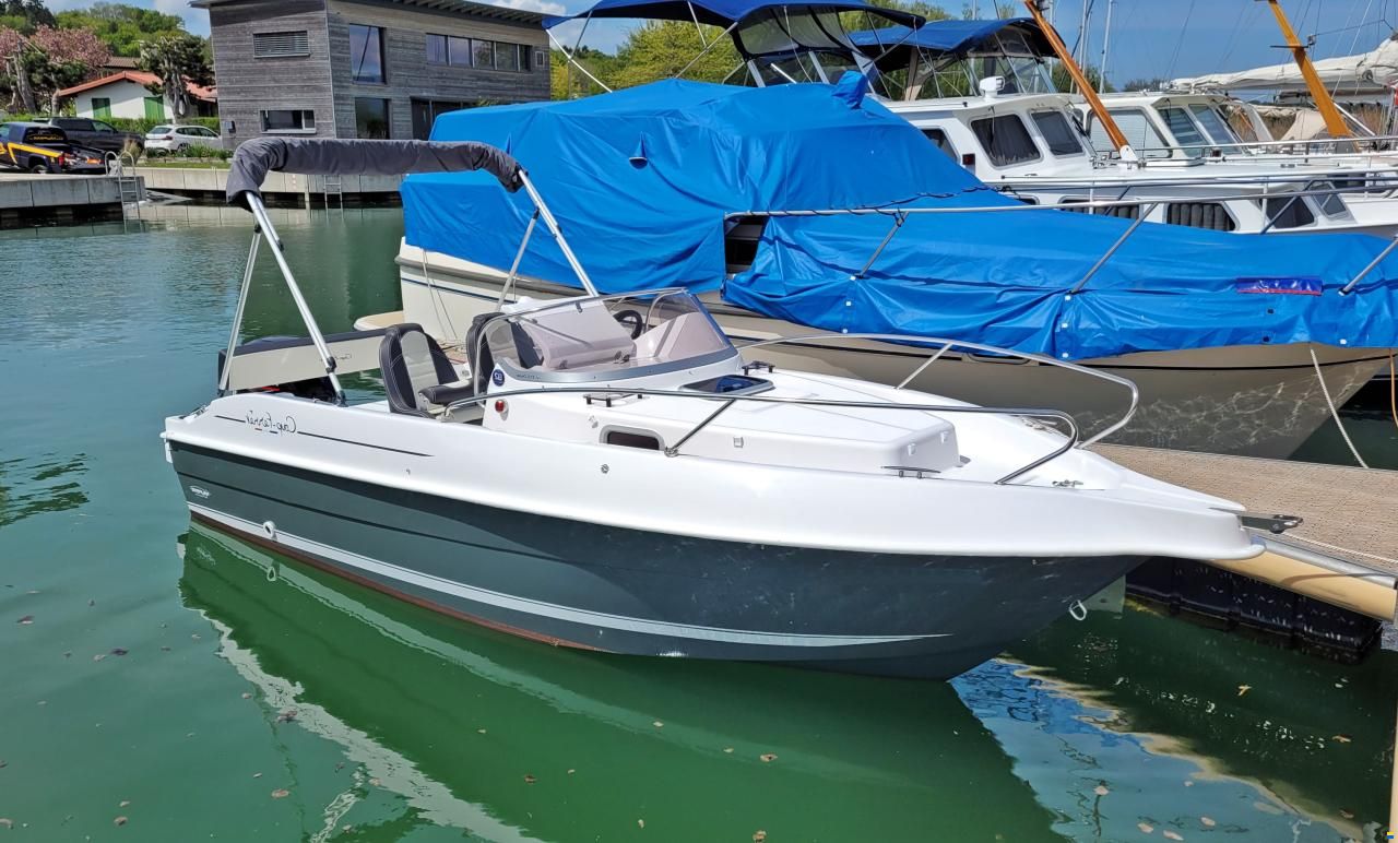 B2 Marine Cap Ferret 572 Cruiser + Mercury 115 EFI