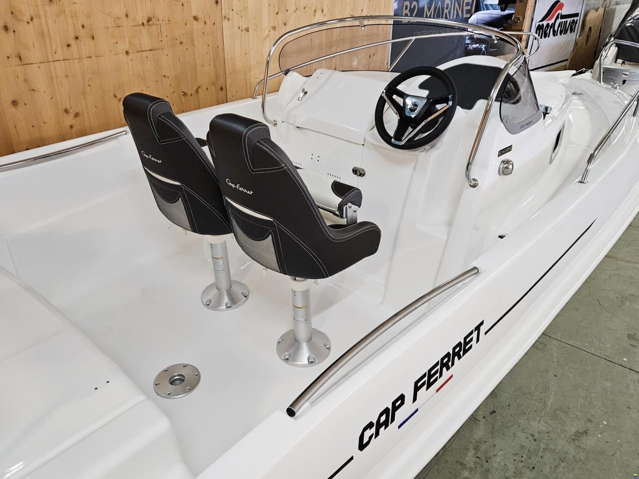 B2 Marine Cap Ferret 572 Cruiser + Mercury 115 EFI