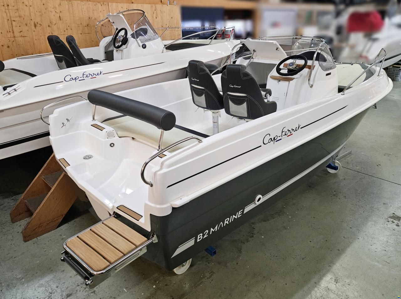B2 Marine Cap Ferret 552 Sun Deck + Mercury 60 EFI