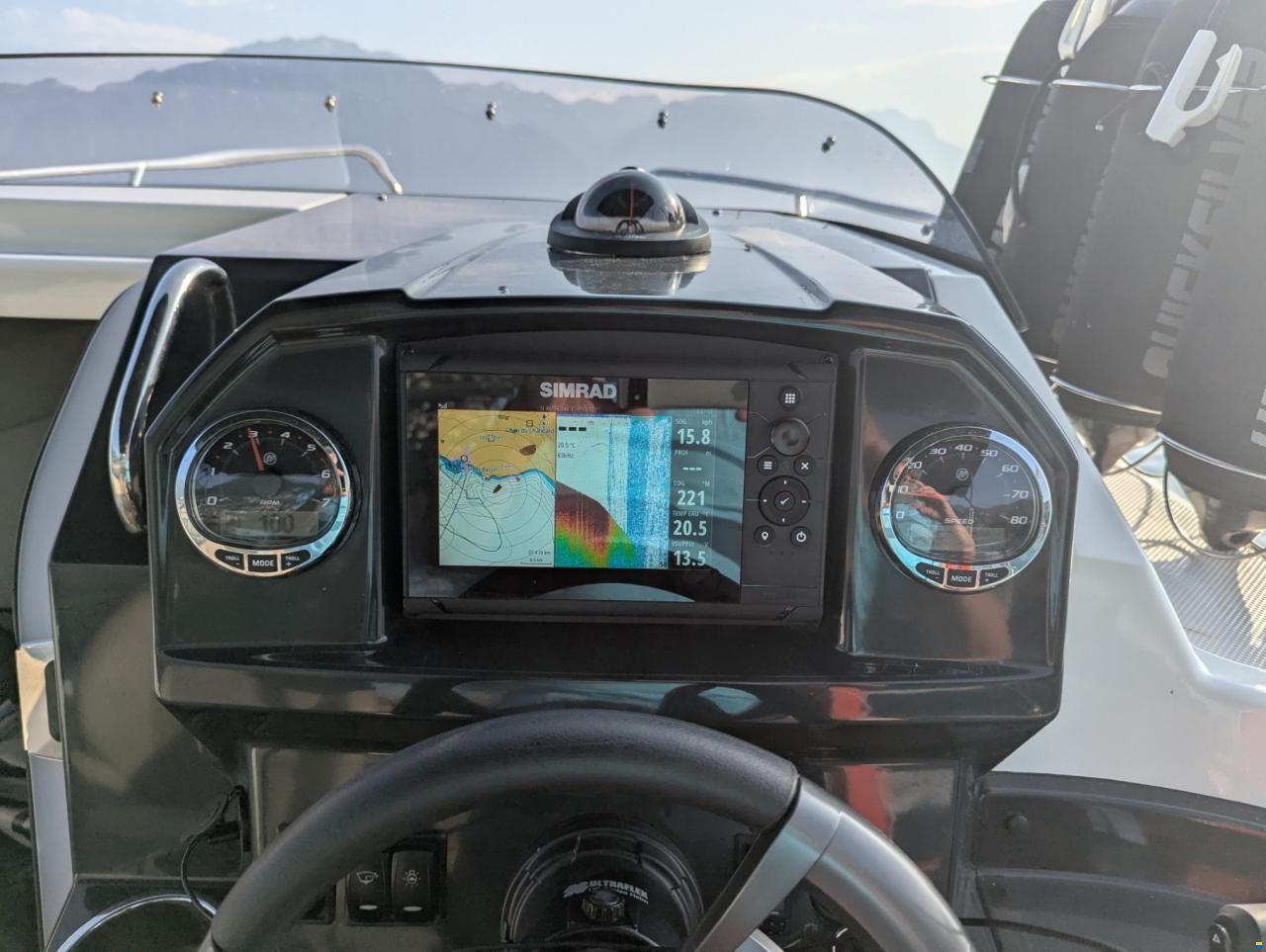 Quicksilver Activ 555 Cabin