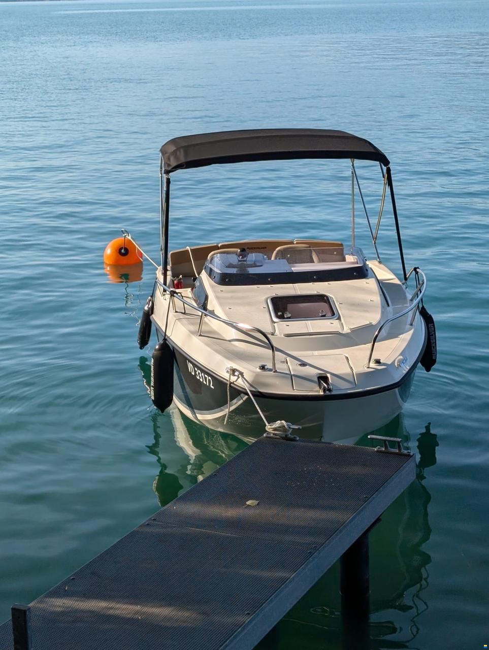 Quicksilver Activ 555 Cabin