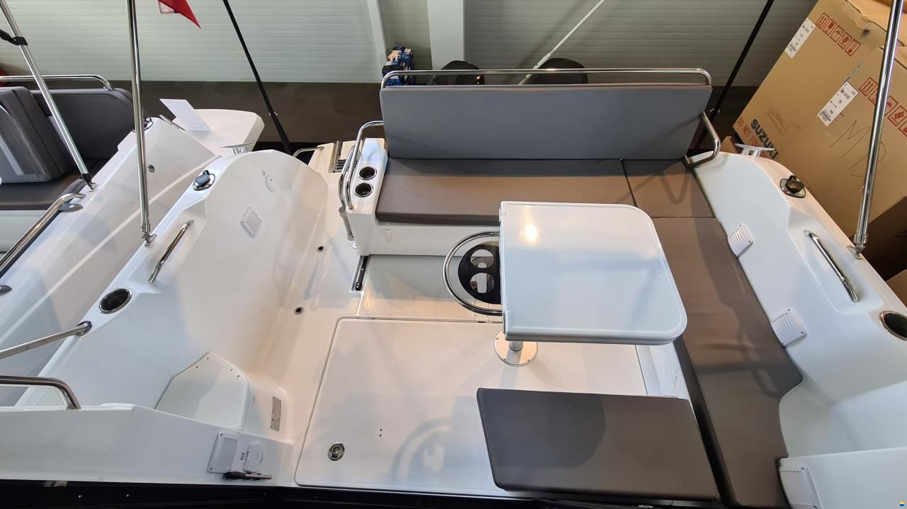 Beneteau Antares 9