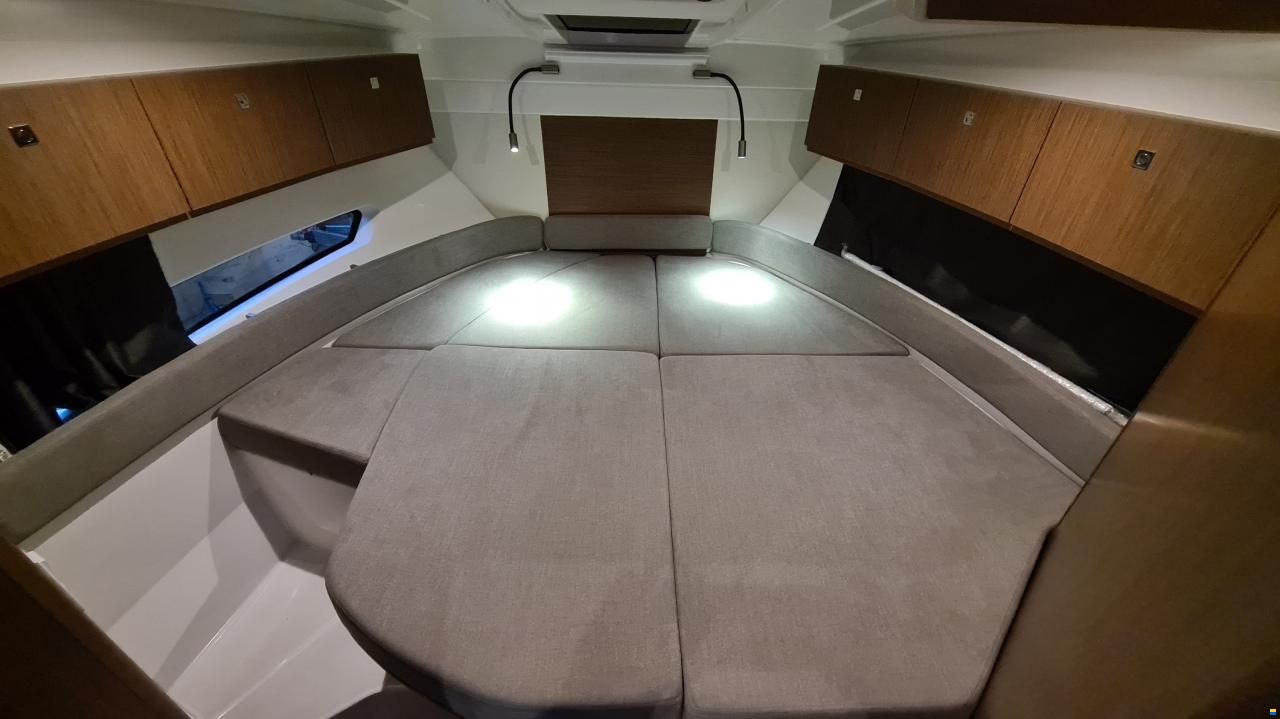 Beneteau Antares 9