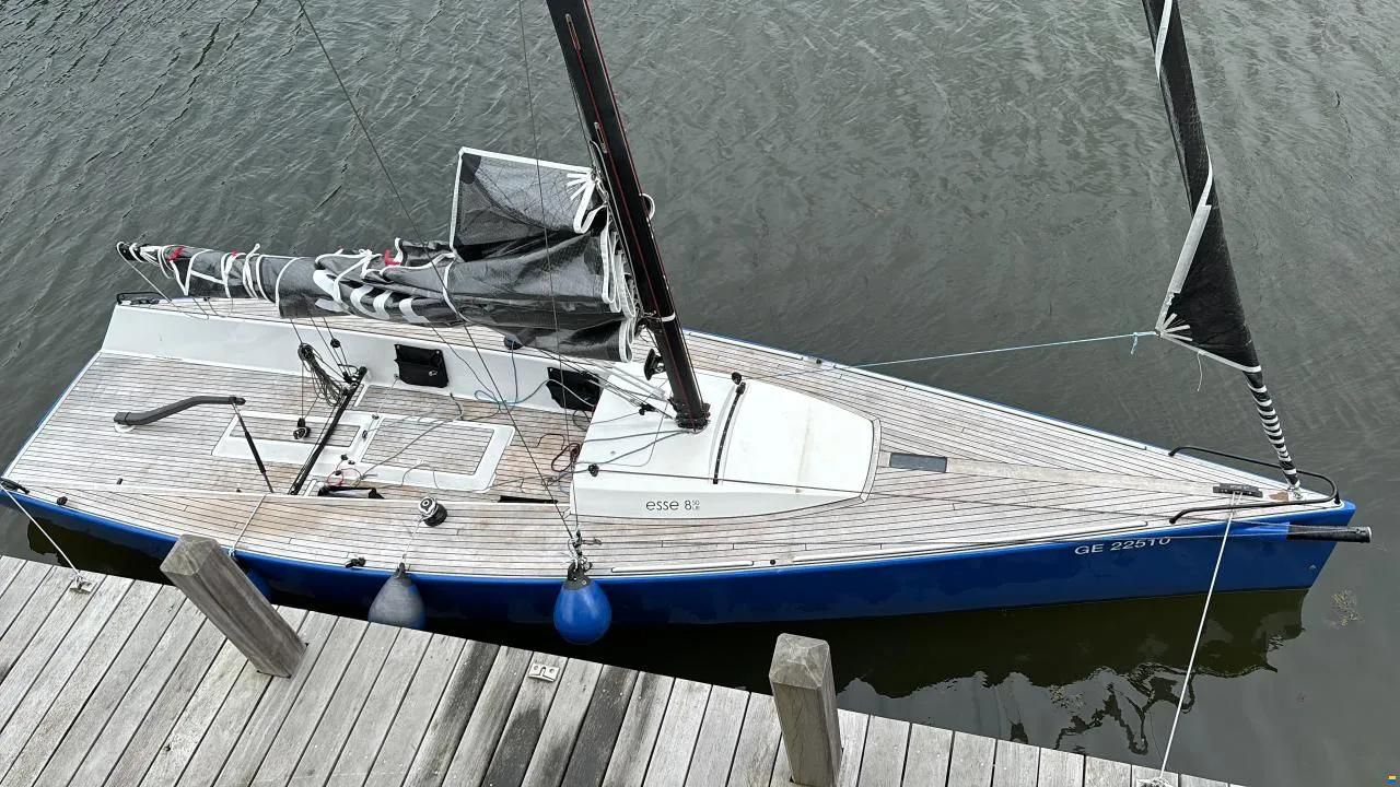 Esse 850 LE