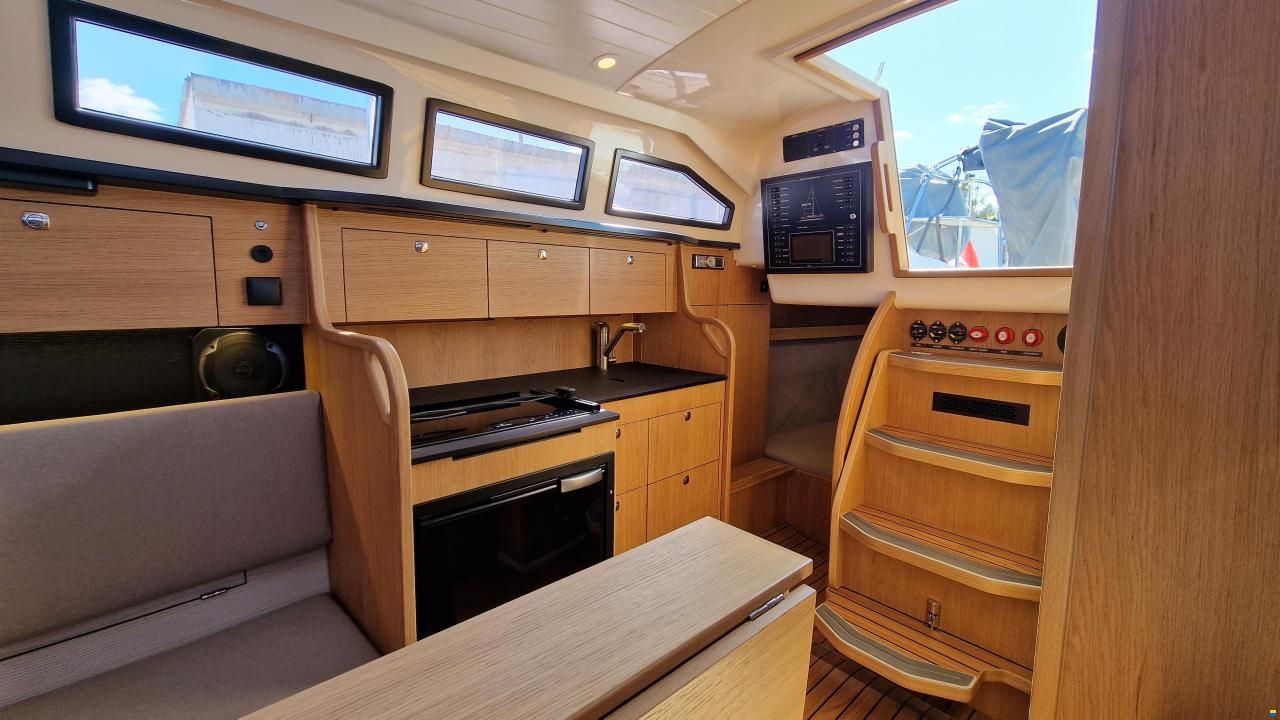 Bora 838 BS