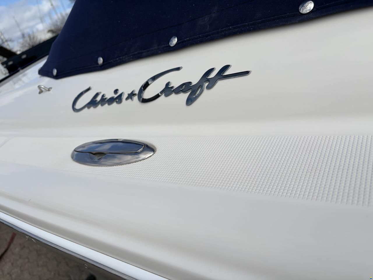 Chris Craft Launch 25 Day Cruiser