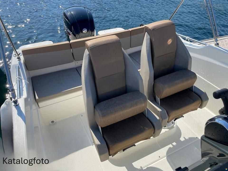 Quicksilver Active 755 Open