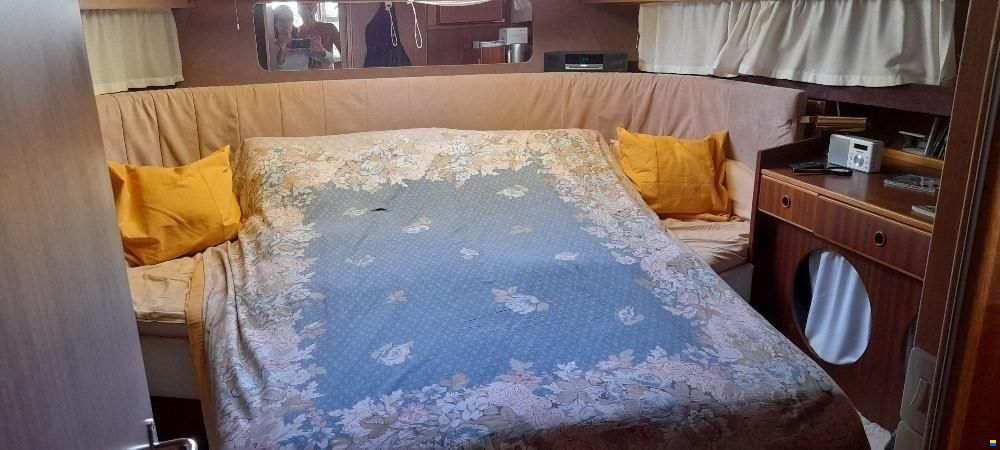 Coronet Commander 38`