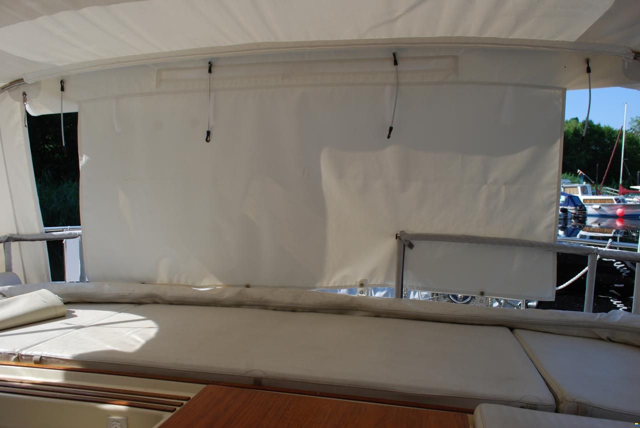 Coronet Commander 38`