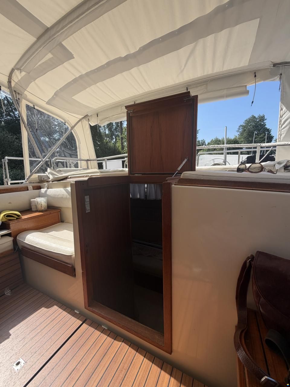 Coronet Commander 38`