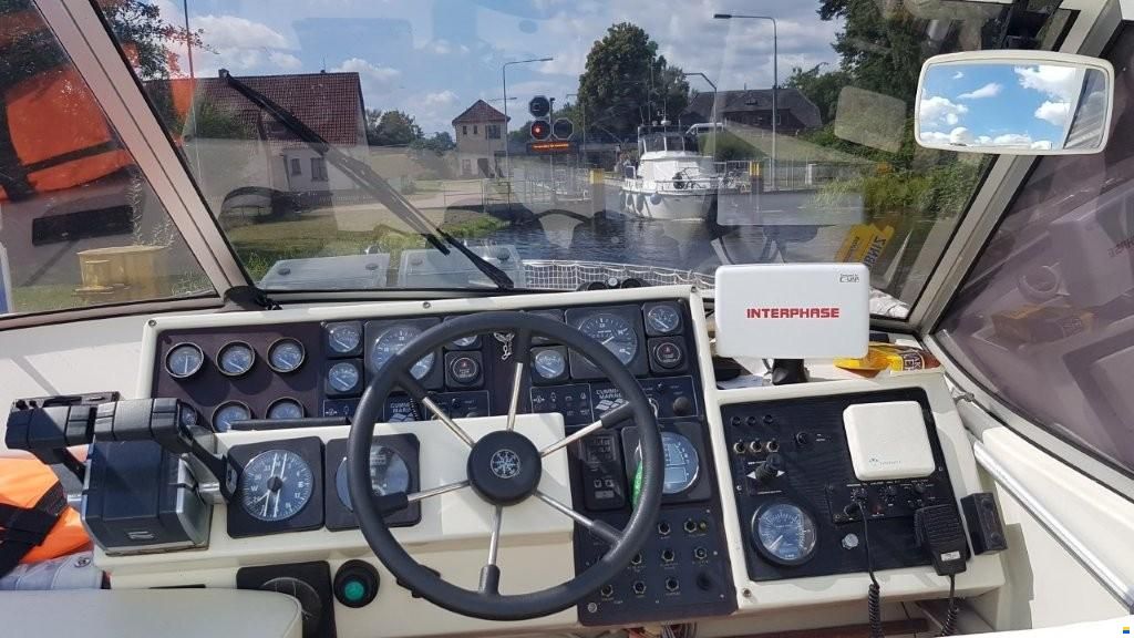 Coronet Commander 38`