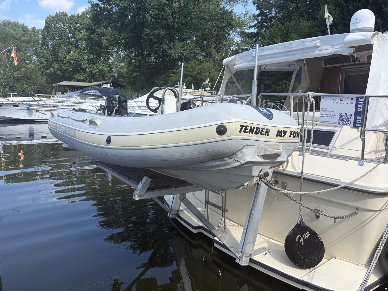 Coronet Commander 38`