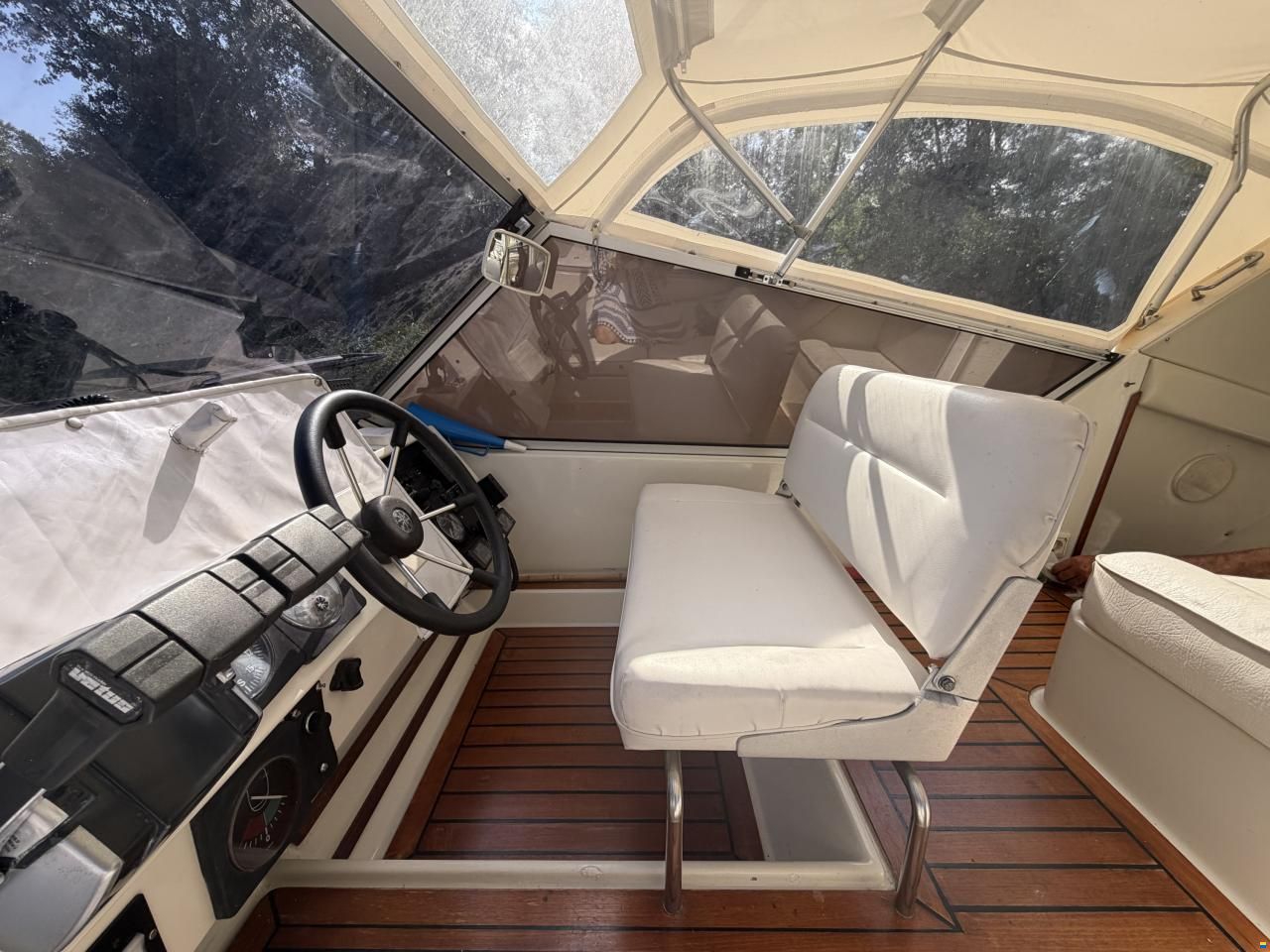 Coronet Commander 38`