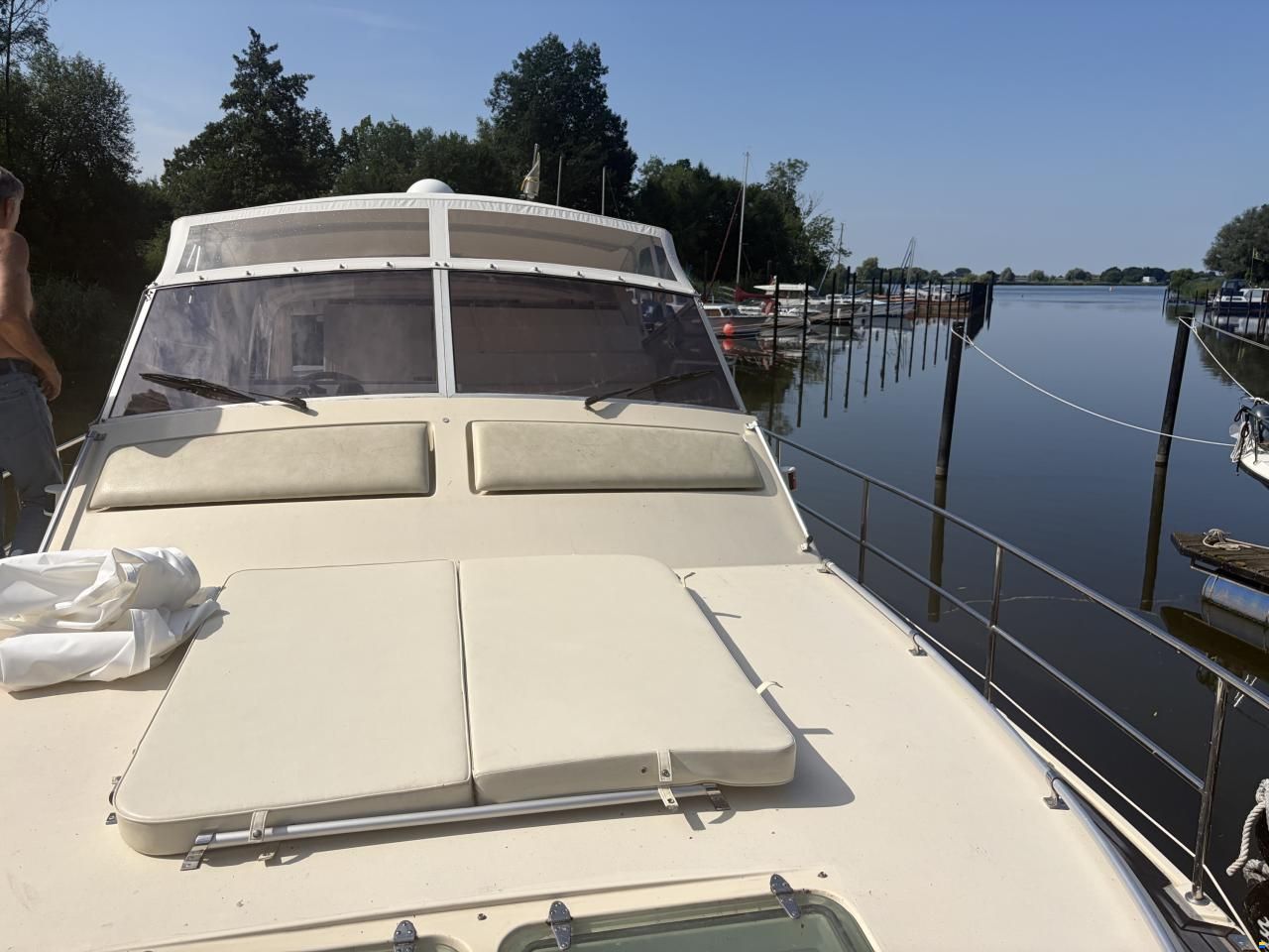 Coronet Commander 38`