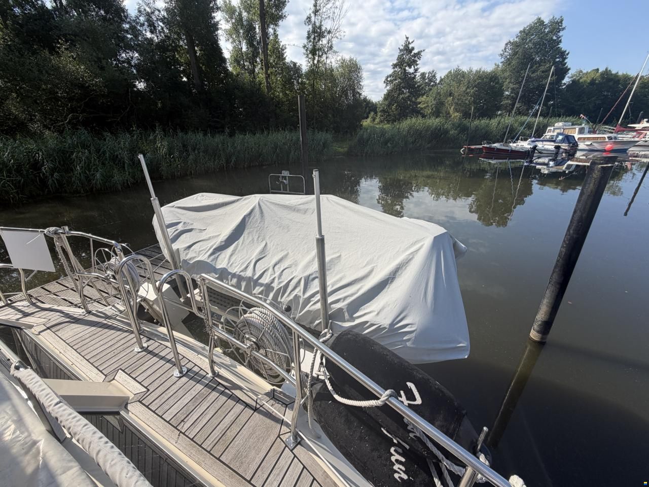 Coronet Commander 38`