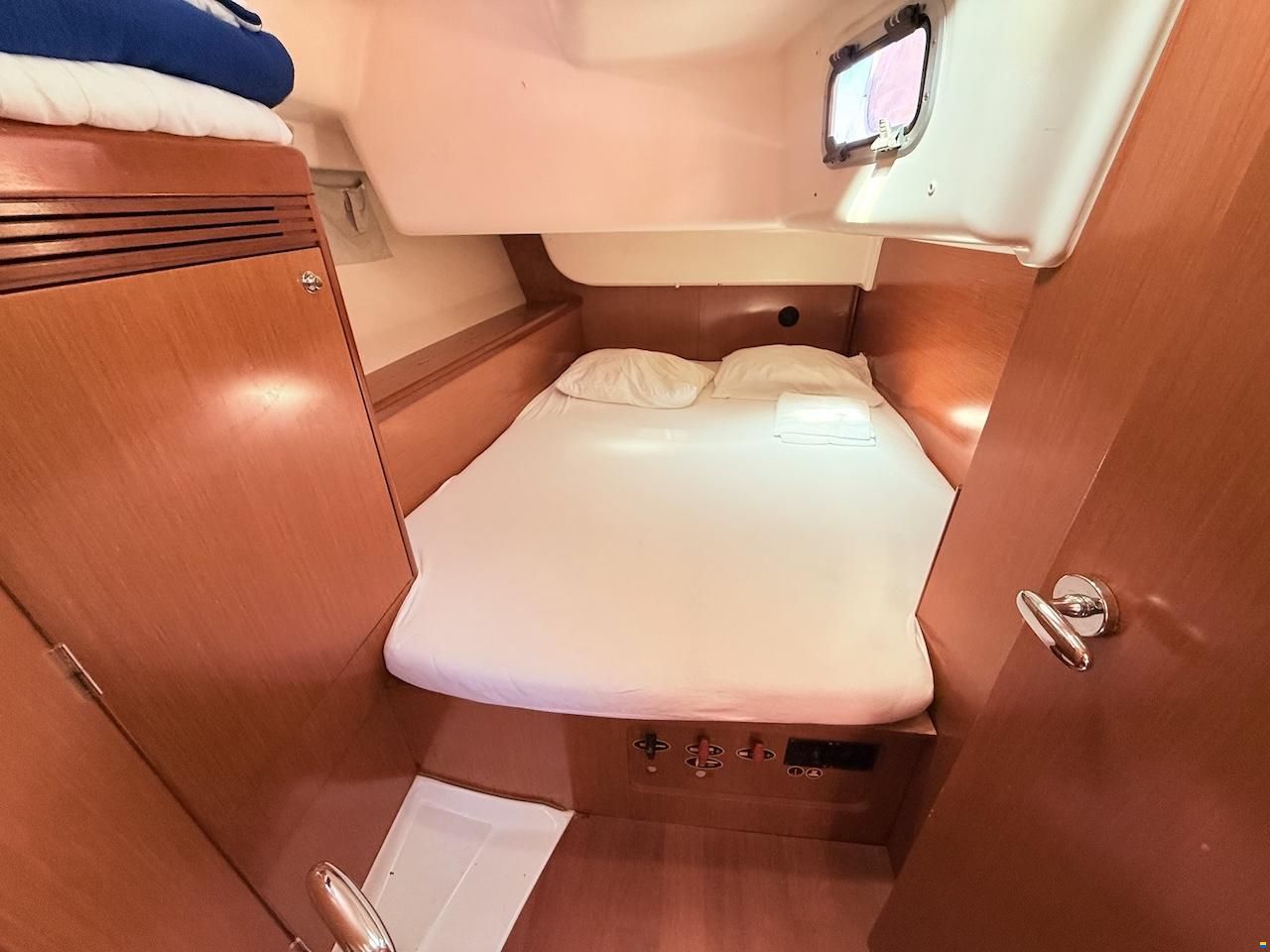 Beneteau Oceanis 43