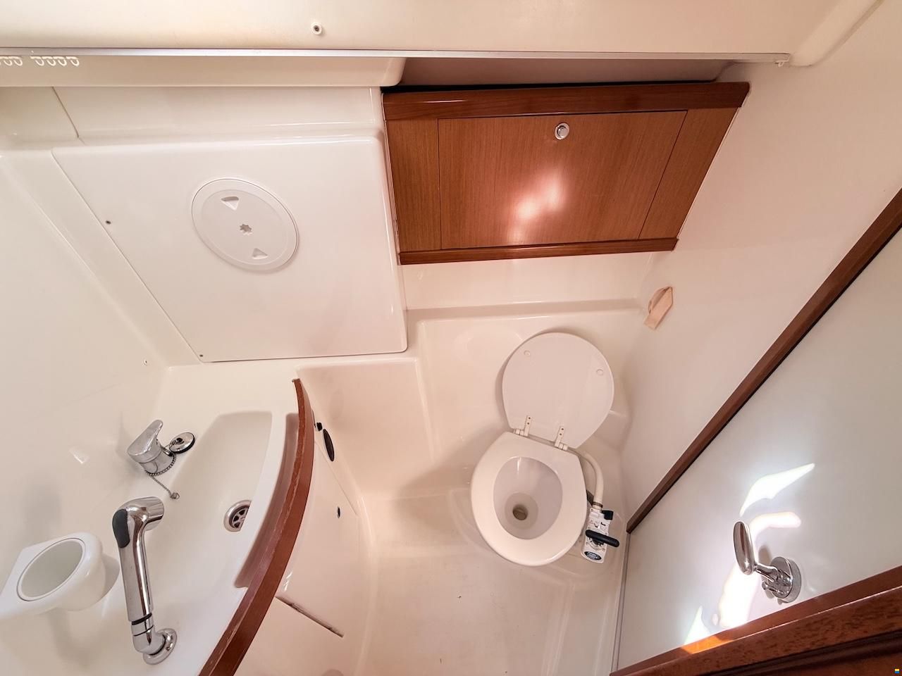 Beneteau Oceanis 43