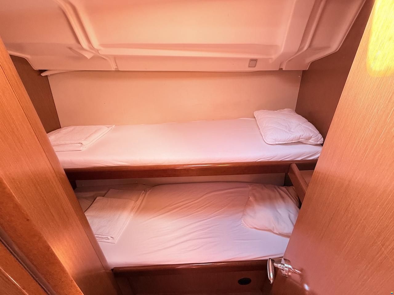 Beneteau Oceanis 43
