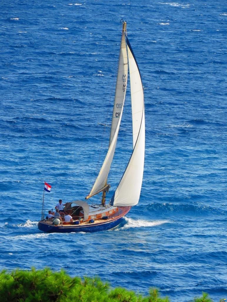 Hallberg-Rassy Mistral 33