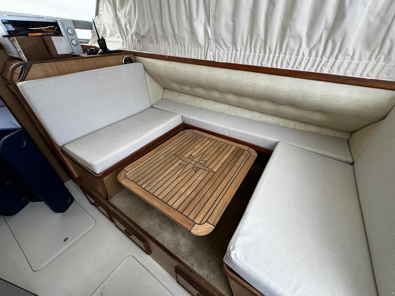 Bertram 28 Fly